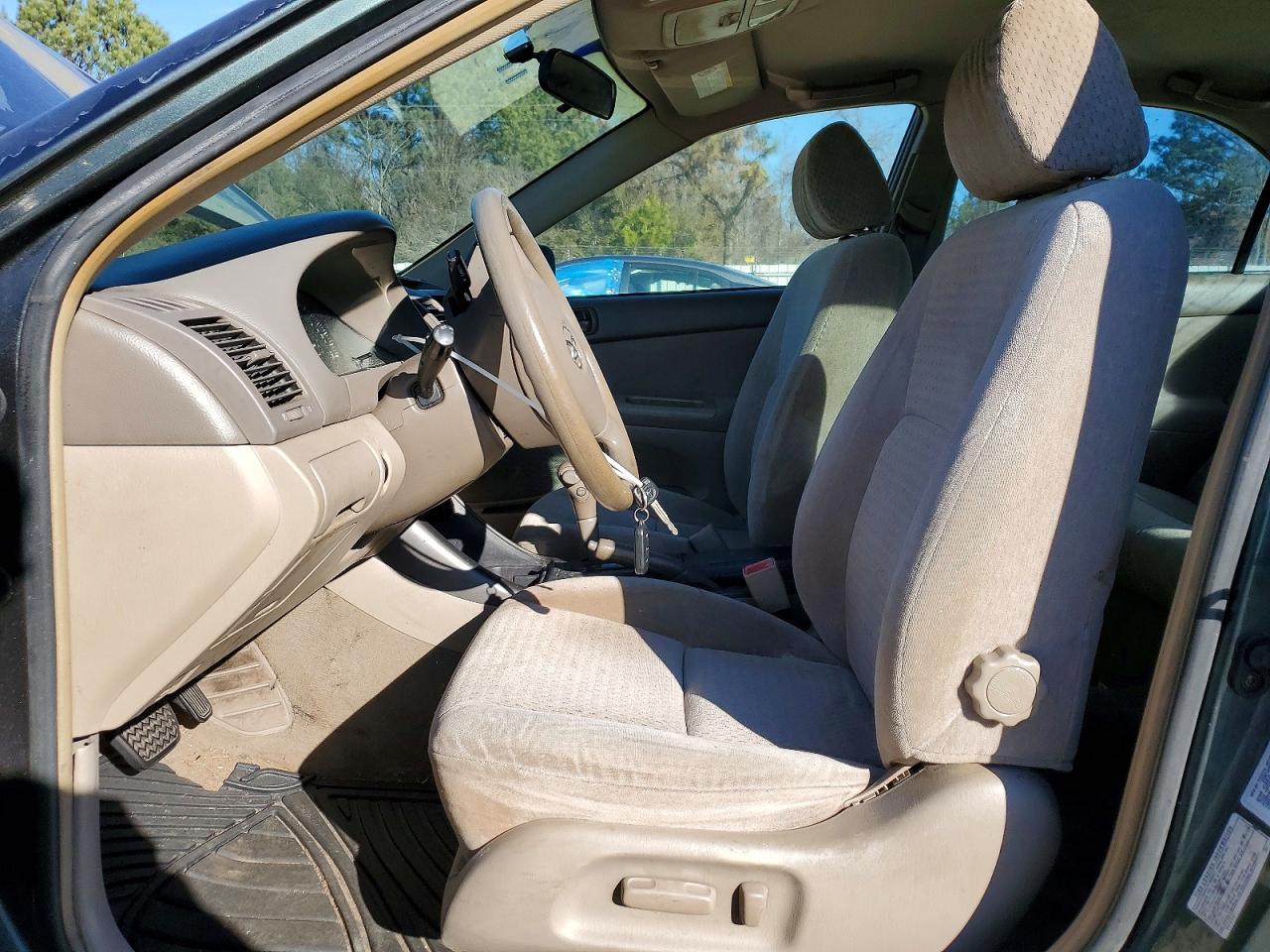 2002 TOYOTA CAMRY LE photo 7