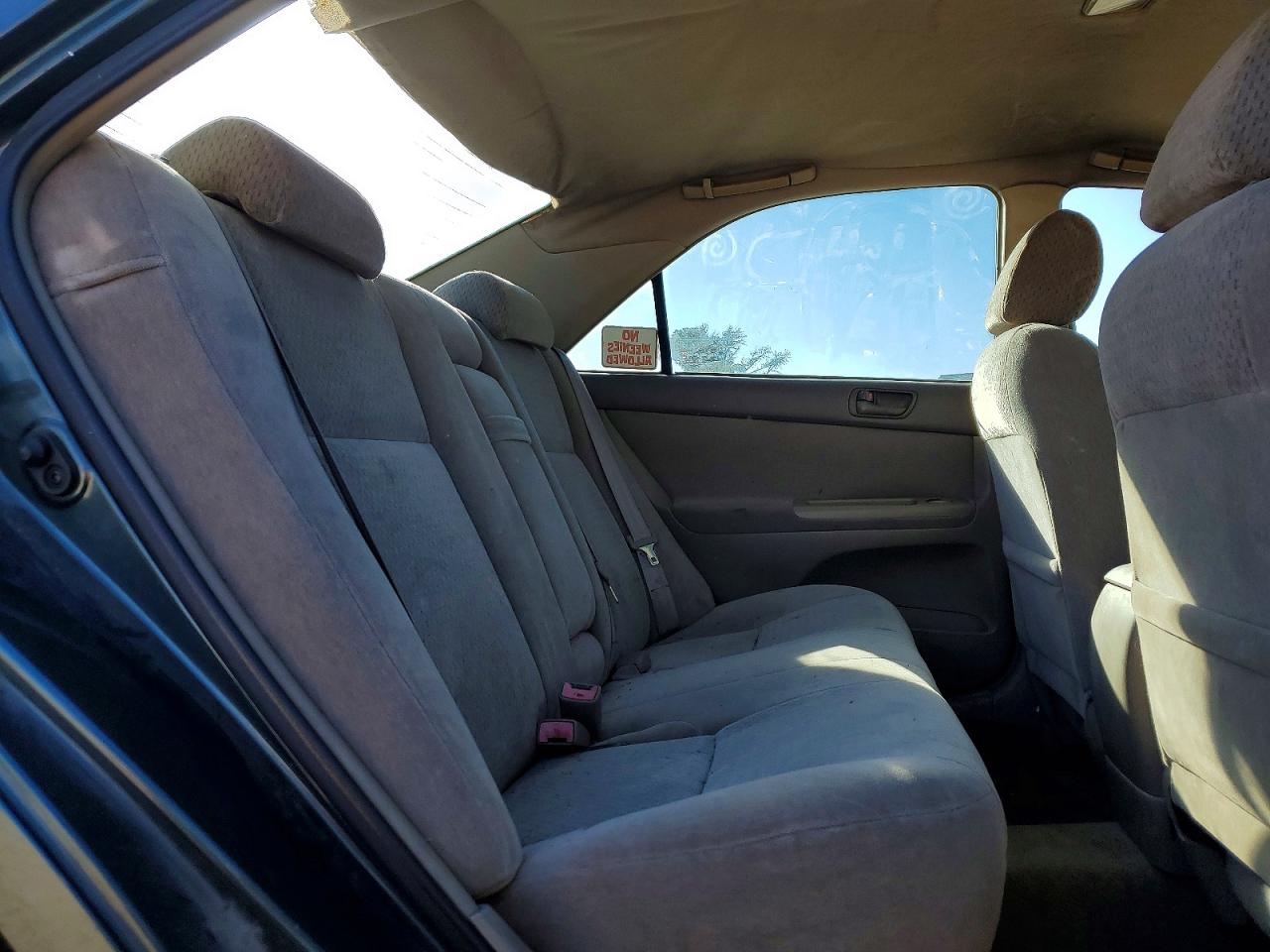 2002 TOYOTA CAMRY LE photo 10