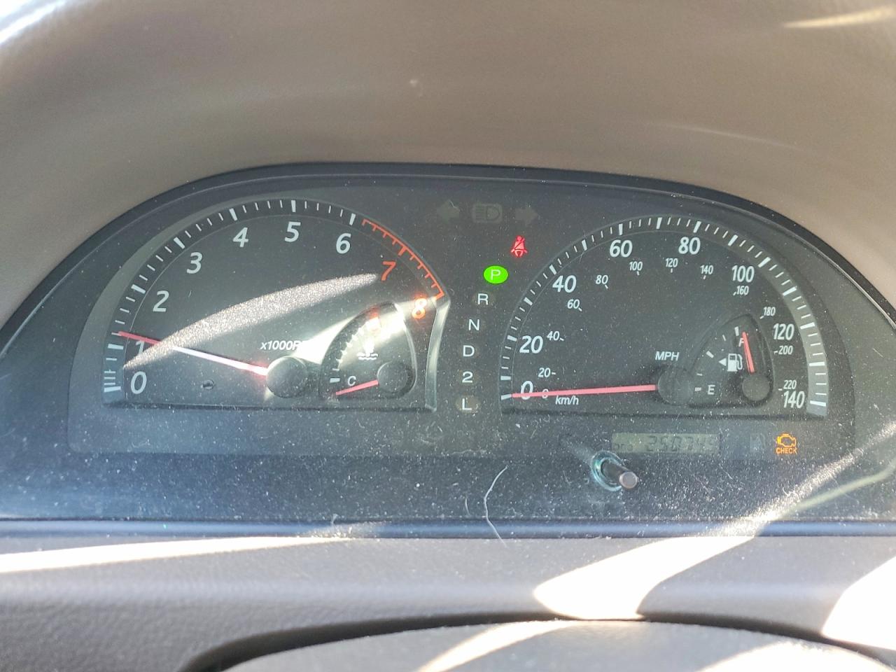 2002 TOYOTA CAMRY LE photo 9
