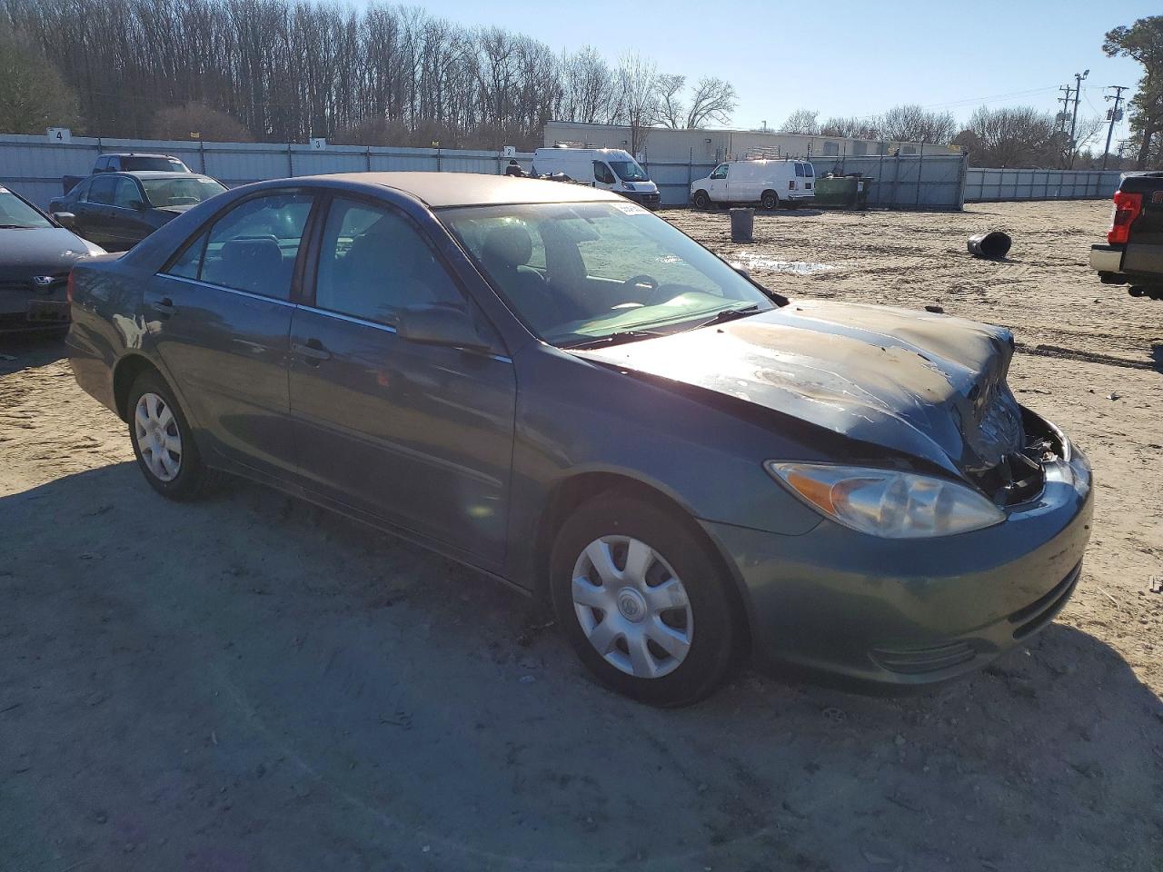 2002 TOYOTA CAMRY LE photo 4