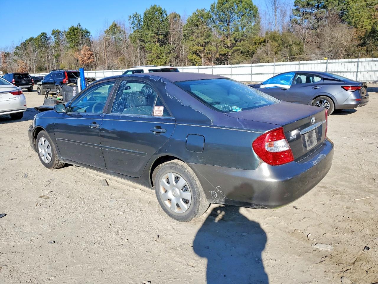 2002 TOYOTA CAMRY LE photo 2