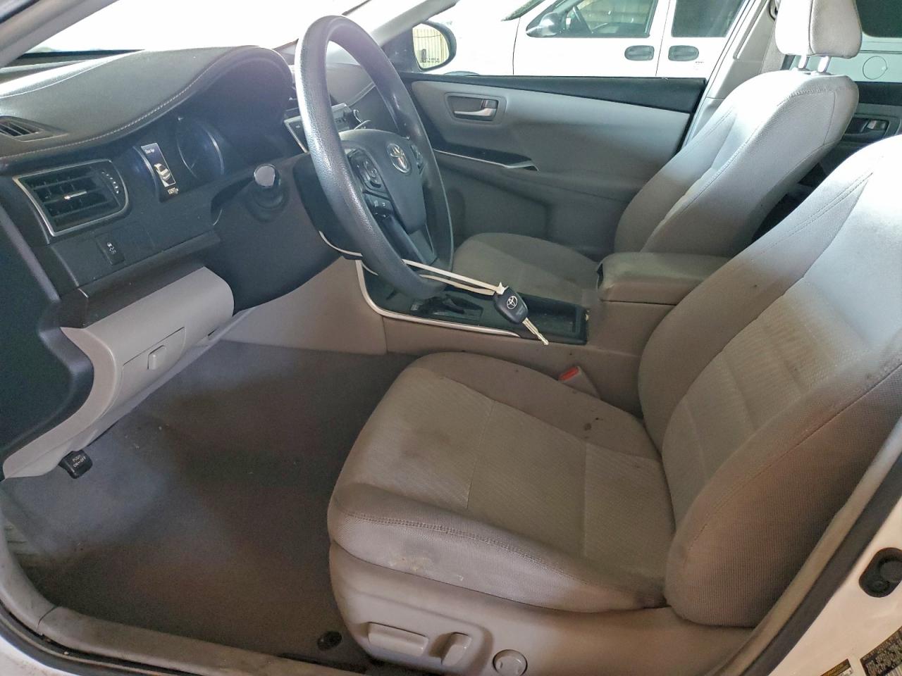 2017 TOYOTA CAMRY LE photo 7