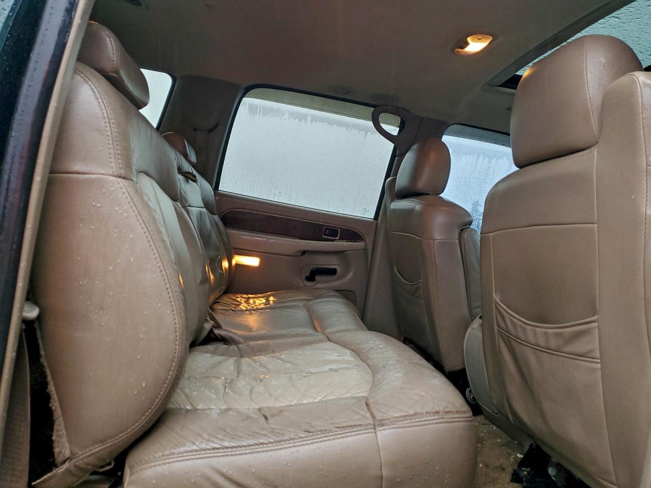2002 CHEVROLET SUBURBAN K1500 photo 11