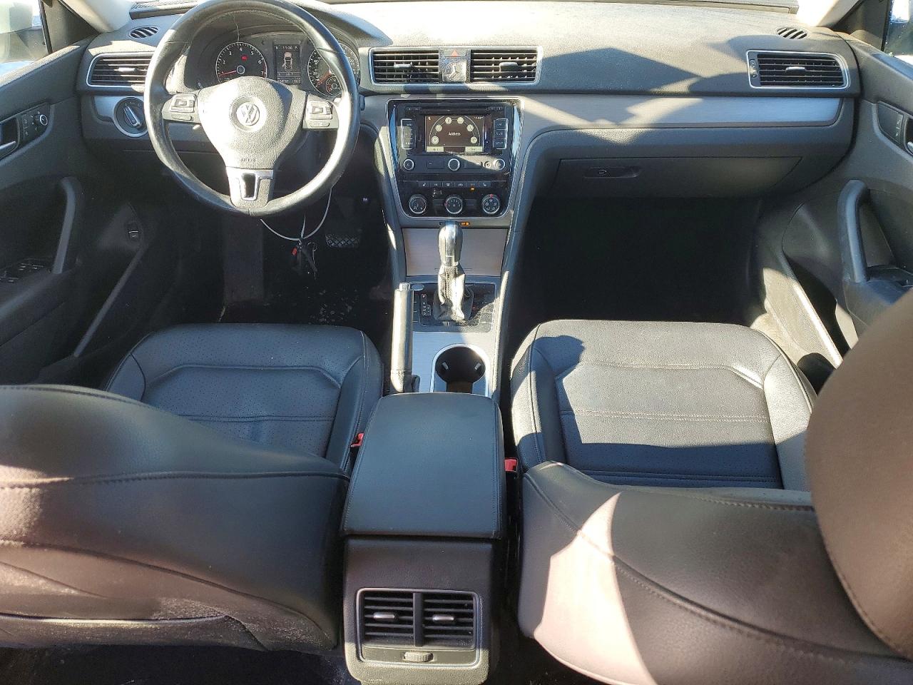2014 VOLKSWAGEN PASSAT SE photo 8