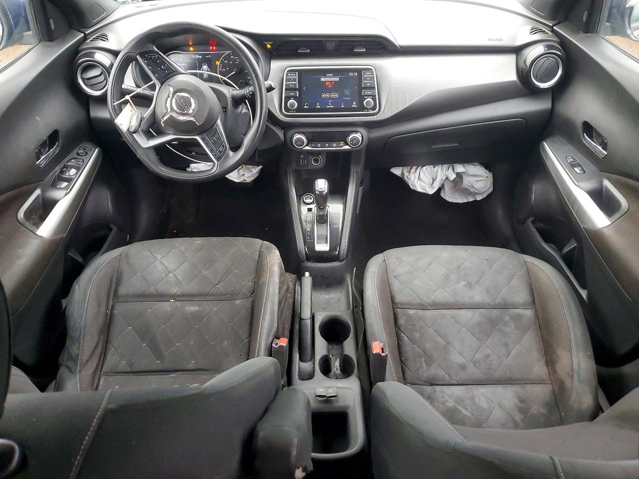 2020 NISSAN KICKS SV photo 8