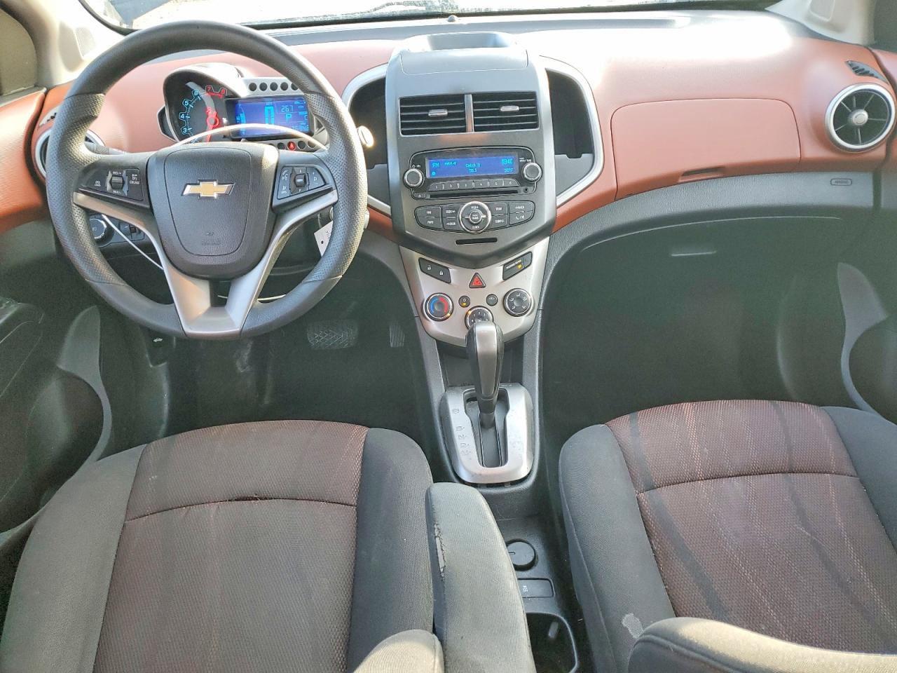 2014 CHEVROLET SONIC LT photo 8