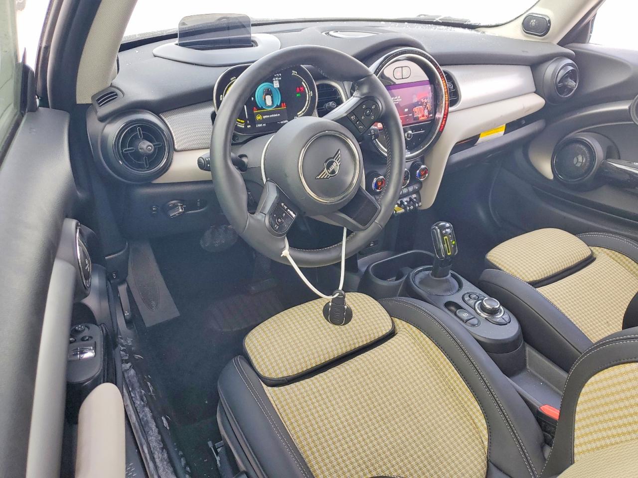 2024 MINI COOPER SE photo 8