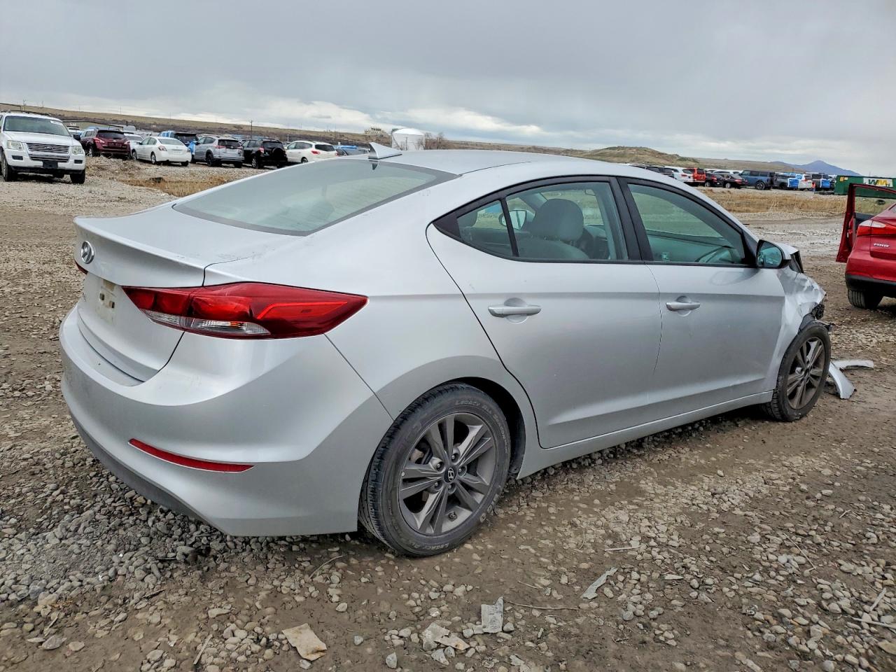 2018 HYUNDAI ELANTRA SEL photo 3