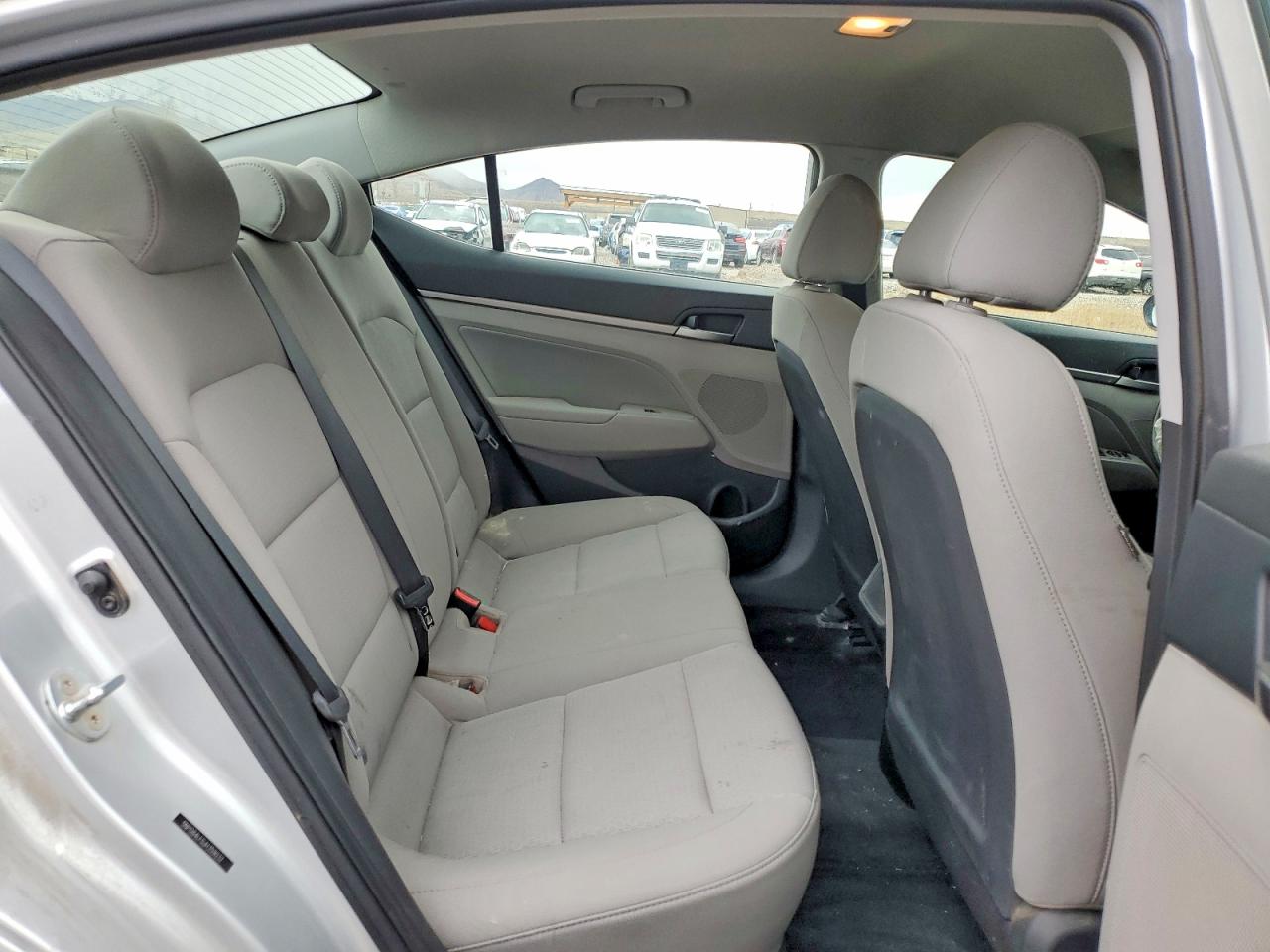 2018 HYUNDAI ELANTRA SEL photo 10