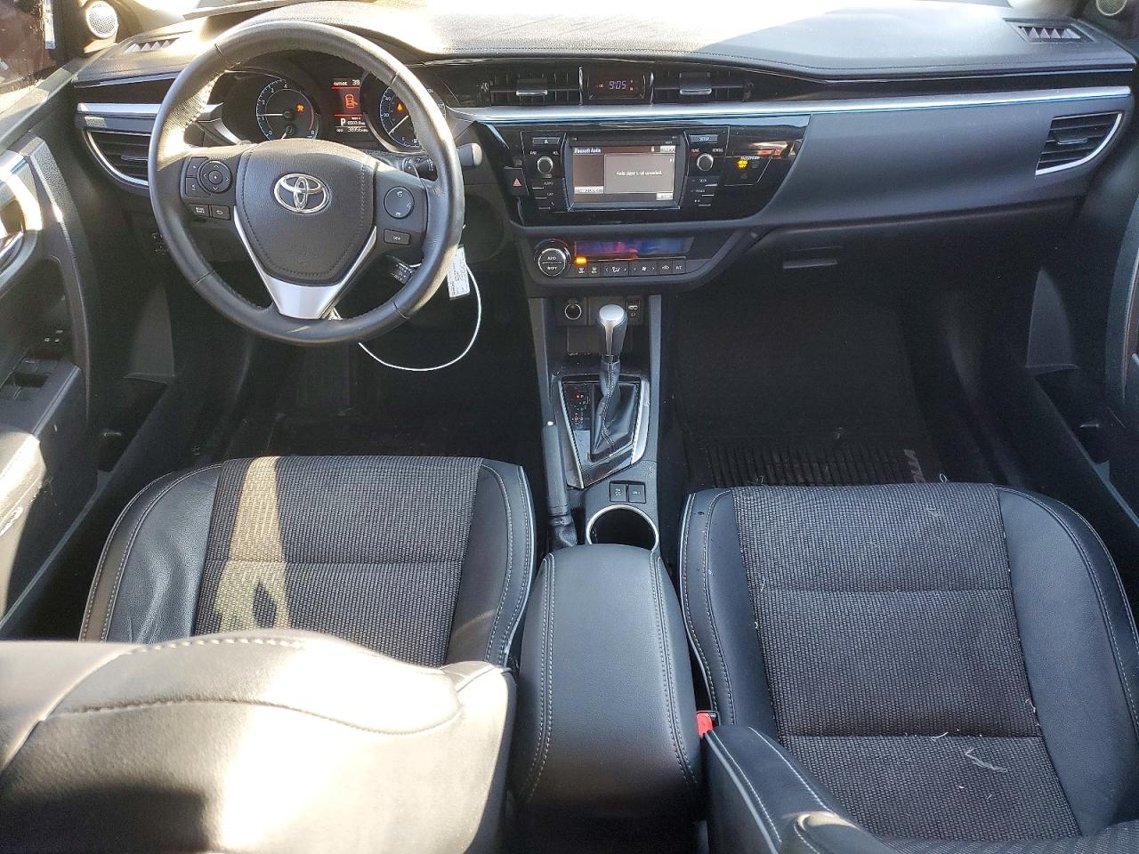 2016 TOYOTA COROLLA L photo 8