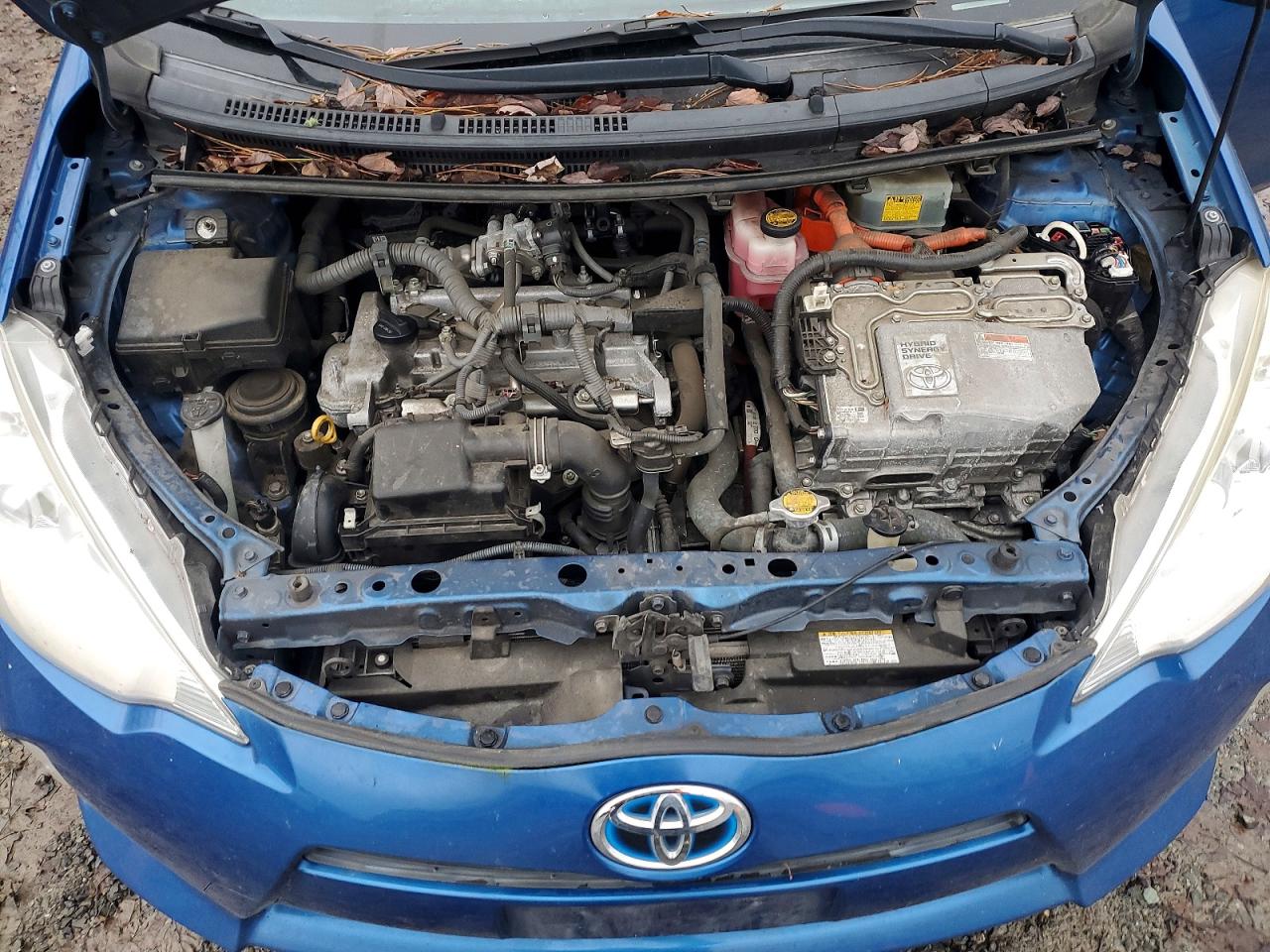 2013 TOYOTA PRIUS C photo 12