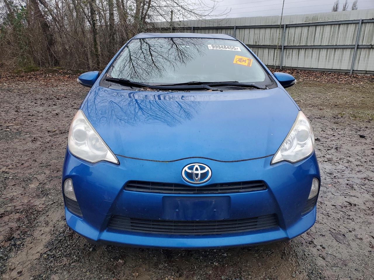 2013 TOYOTA PRIUS C photo 5