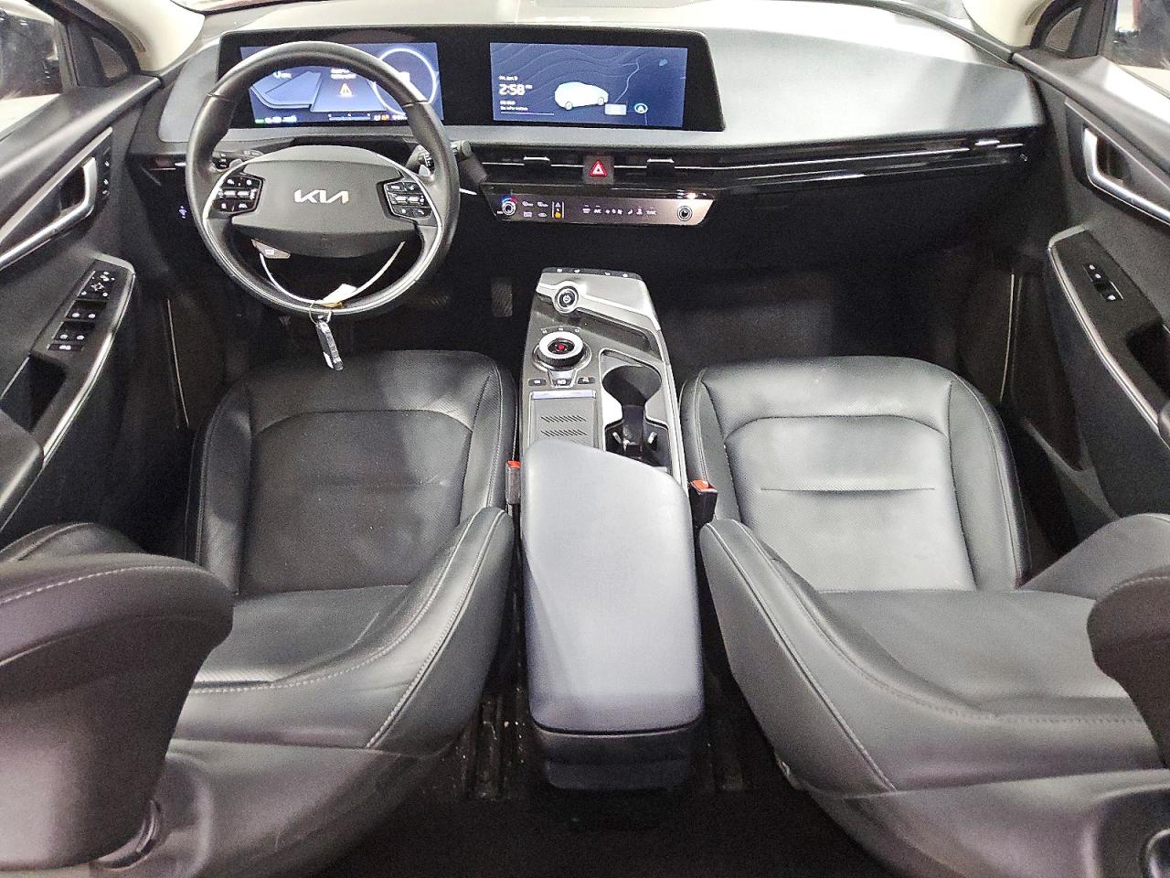 2023 KIA EV6 LIGHT photo 8