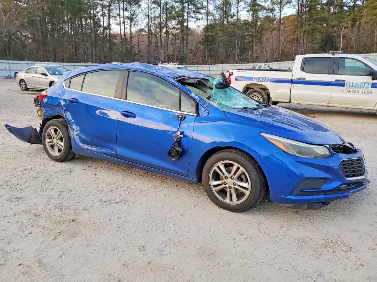 2017 CHEVROLET CRUZE LT photo 4