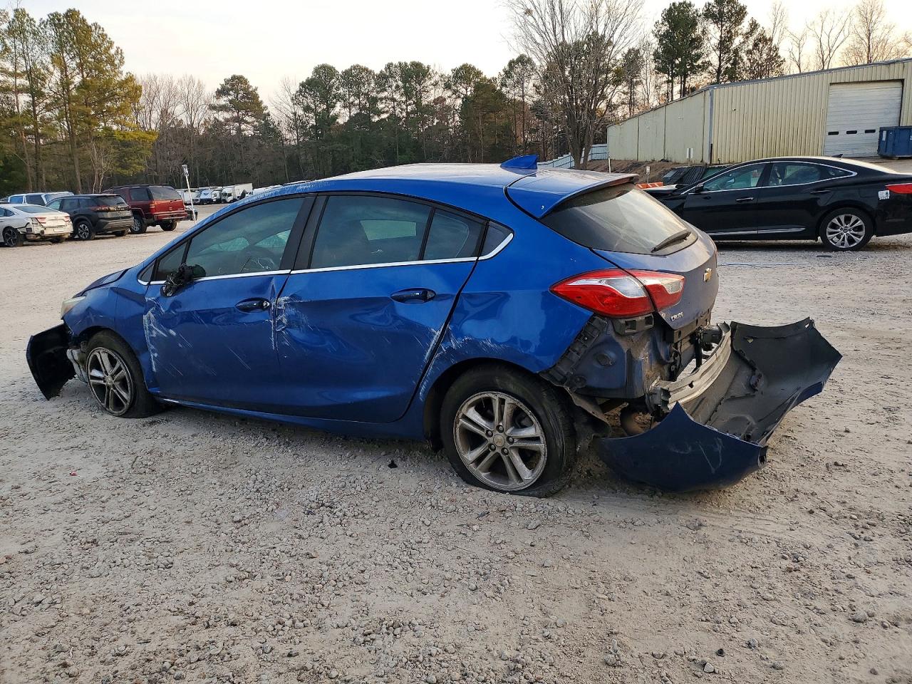 2017 CHEVROLET CRUZE LT photo 2