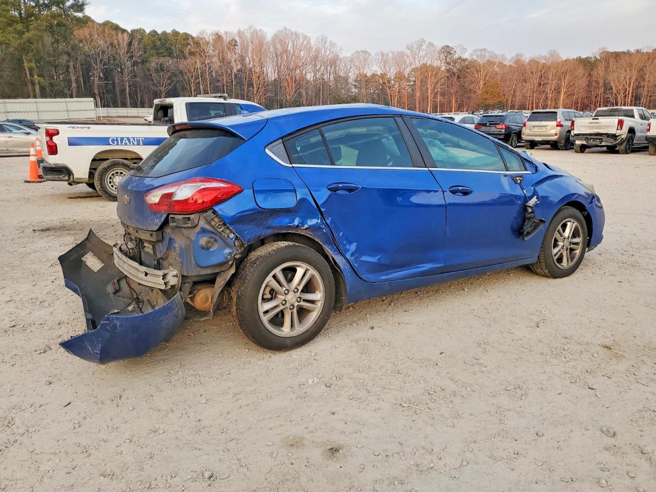 2017 CHEVROLET CRUZE LT photo 3