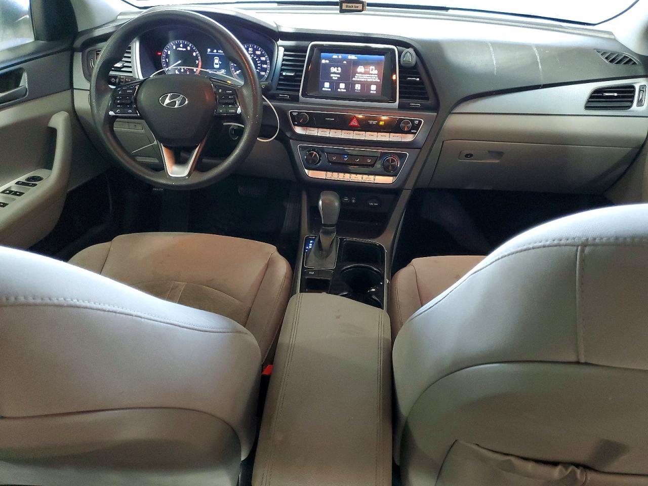 2018 HYUNDAI SONATA SE photo 8
