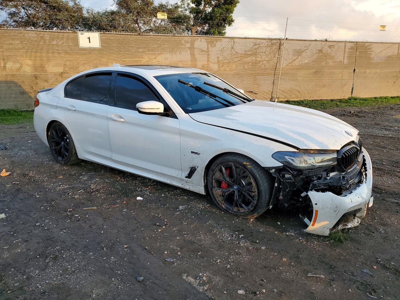 2023 BMW 530E photo 4