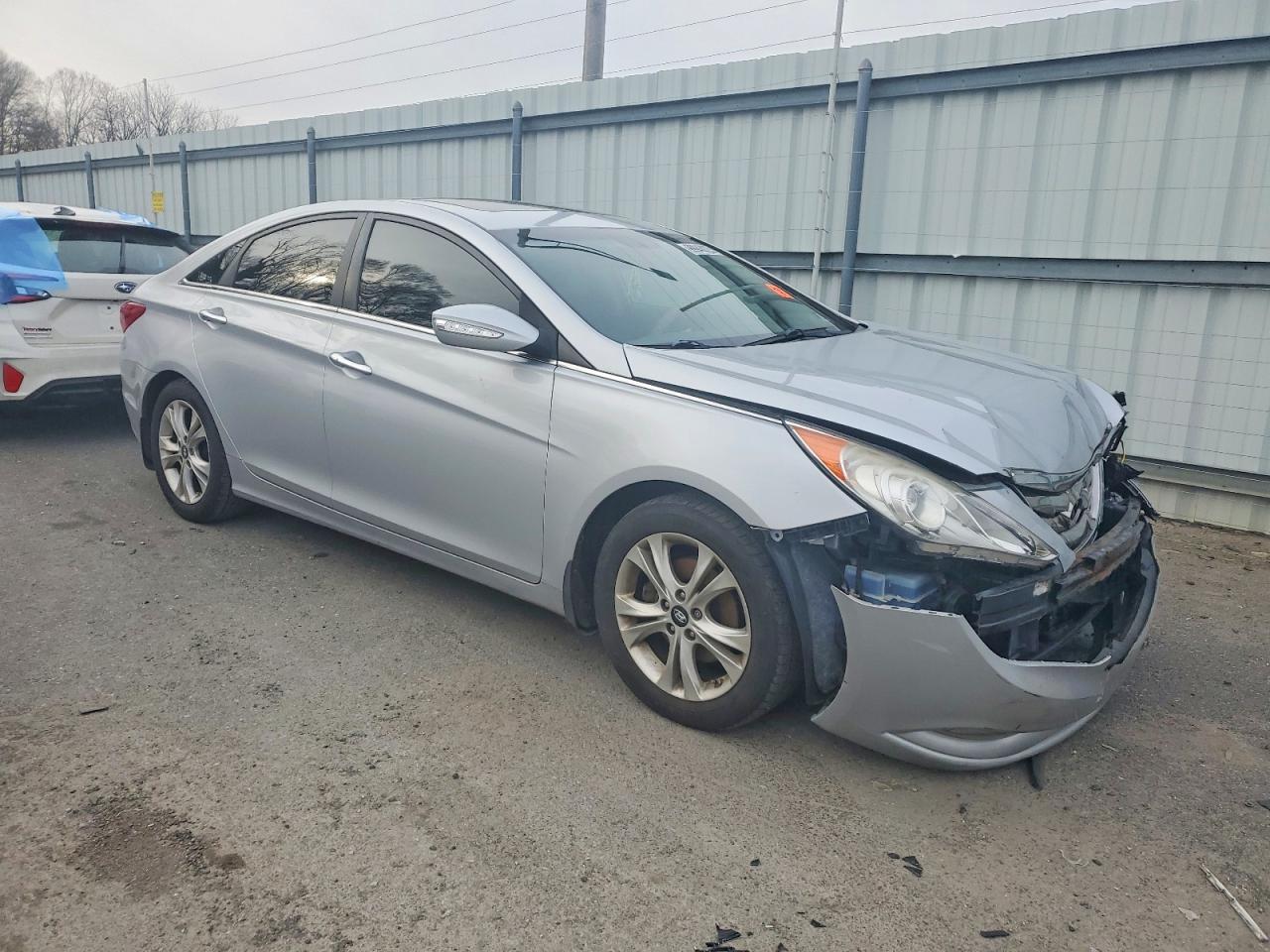2011 HYUNDAI SONATA SE photo 4