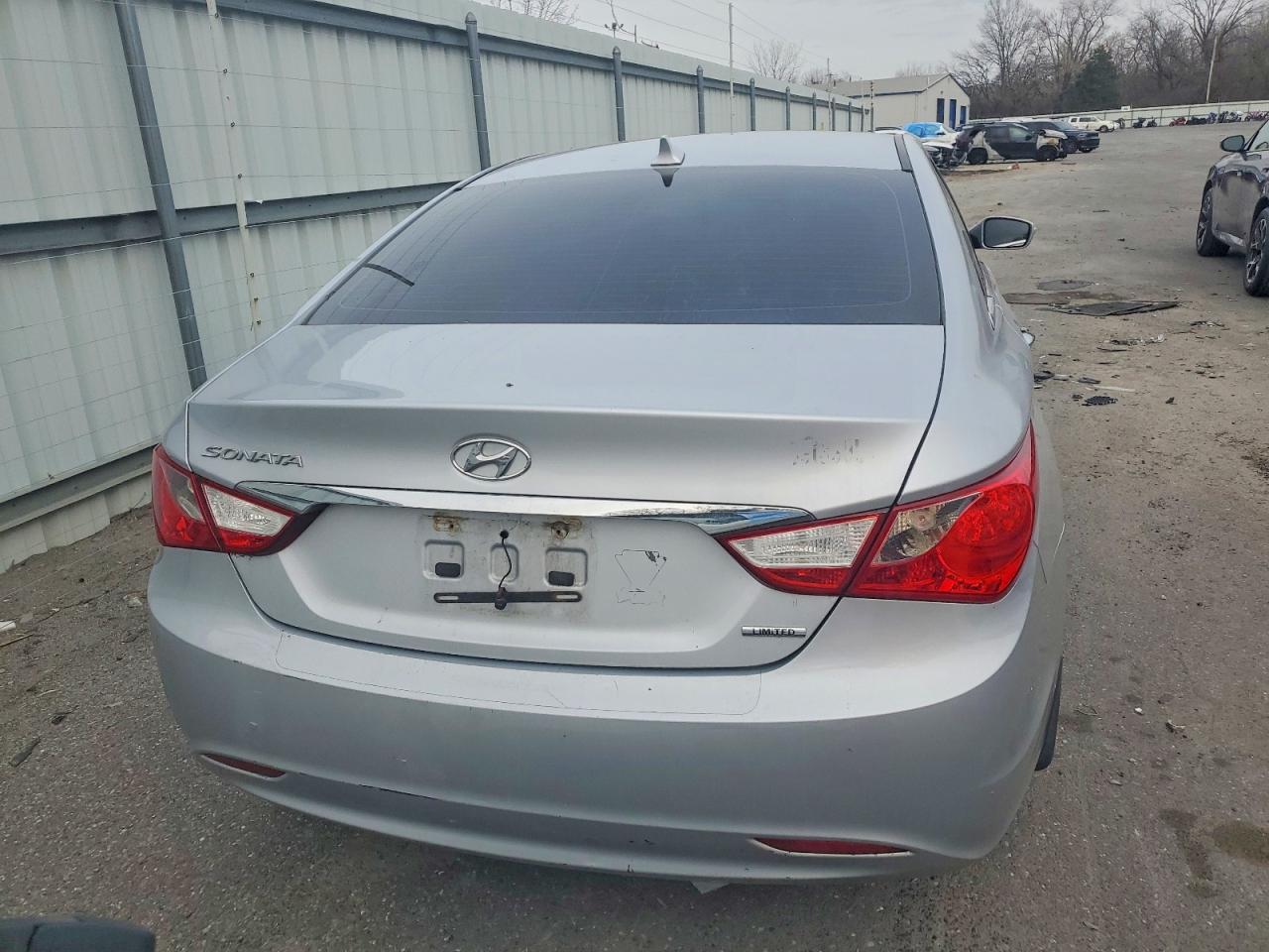 2011 HYUNDAI SONATA SE photo 6