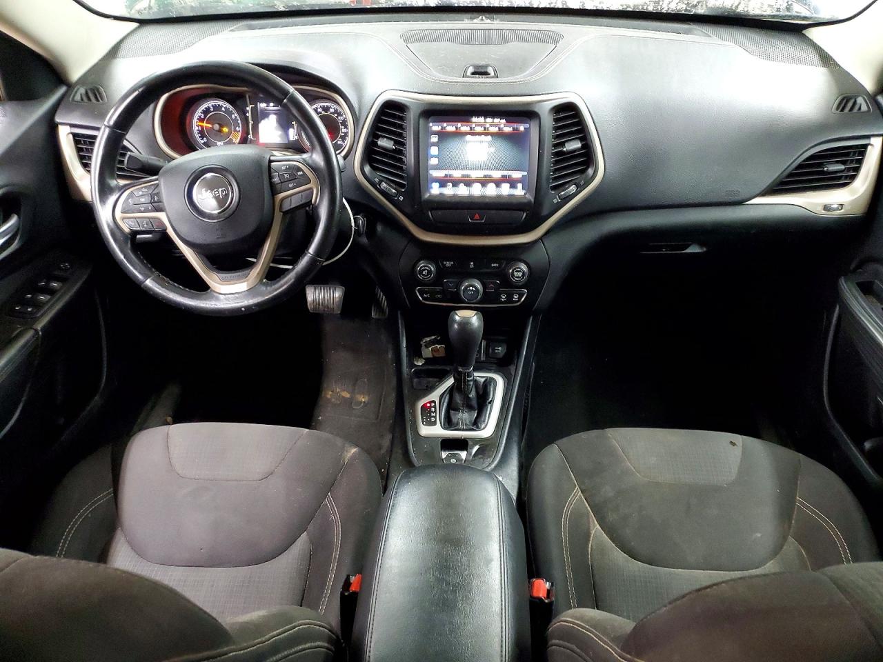 2015 JEEP CHEROKEE LATITUDE photo 8