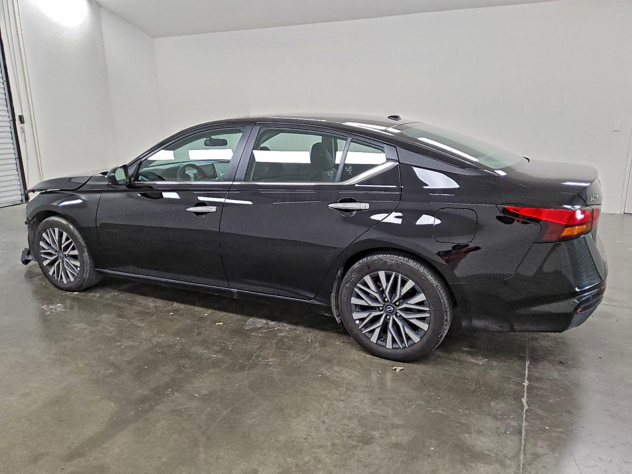 2025 NISSAN ALTIMA SV photo 2