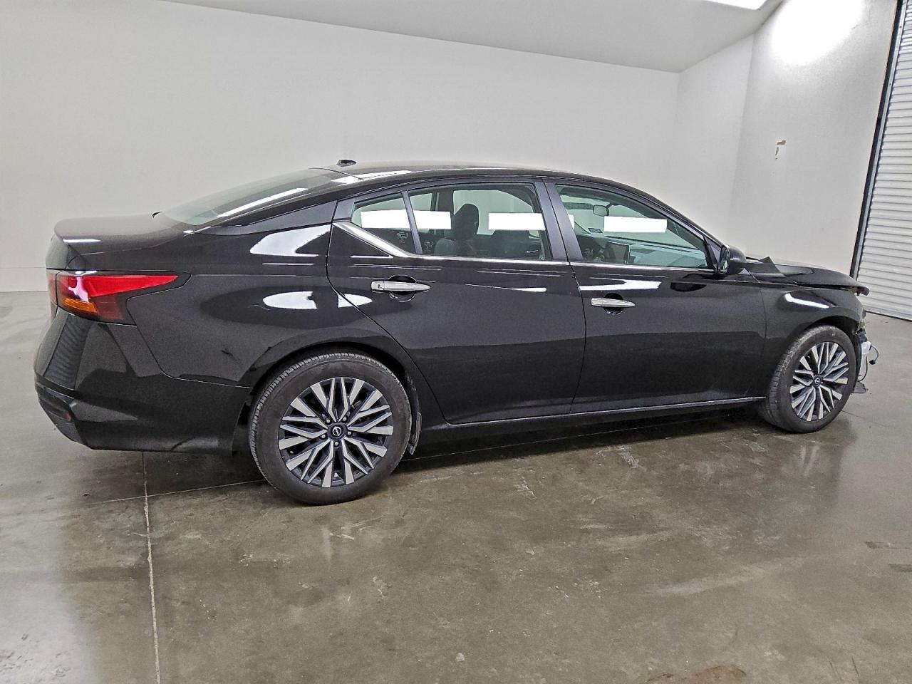 2025 NISSAN ALTIMA SV photo 3