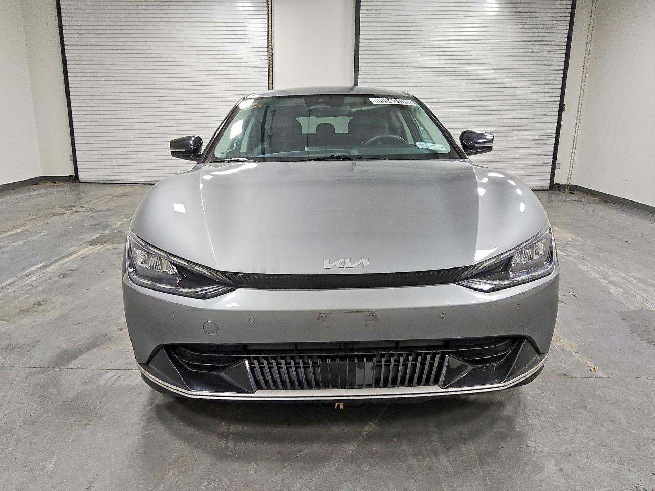 2023 KIA EV6 LIGHT photo 5