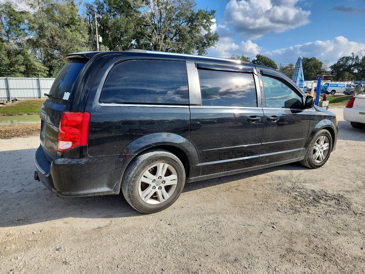 2013 DODGE GRAND CARAVAN CREW photo 3