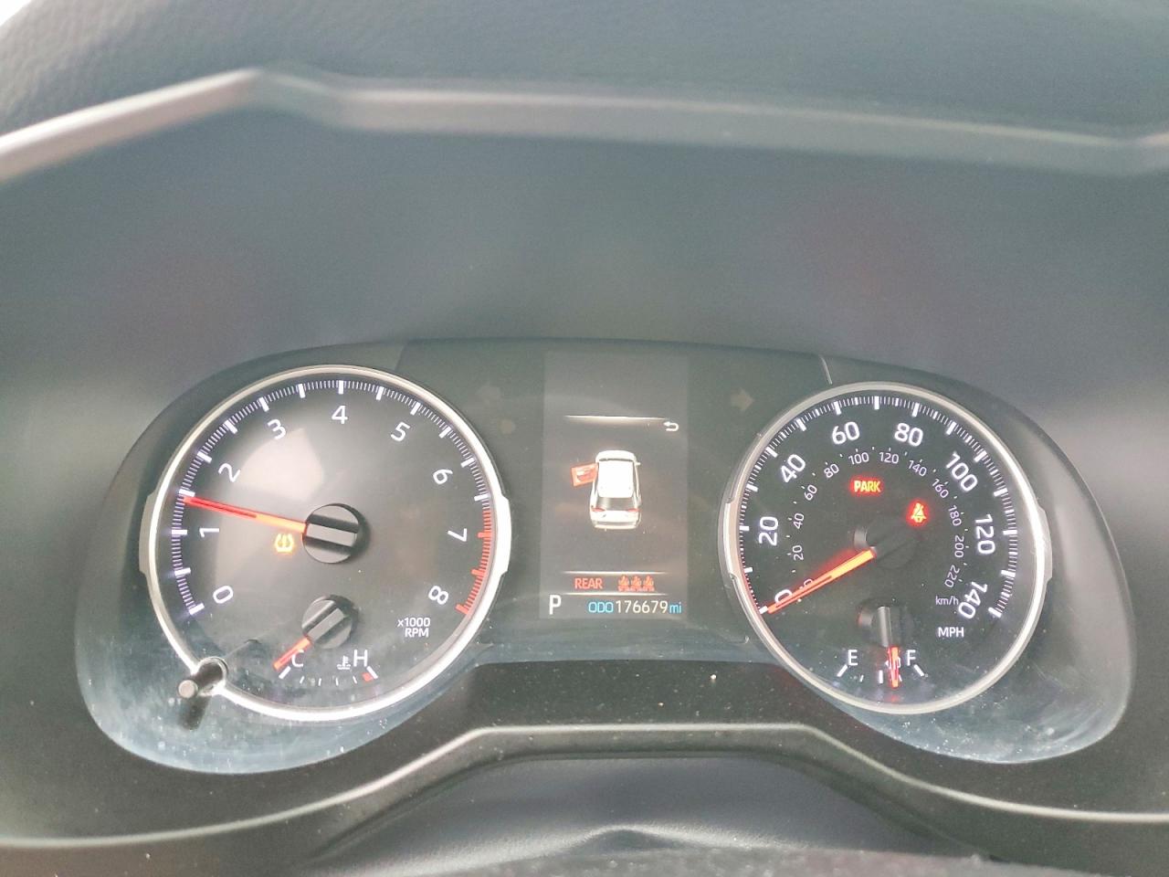 2019 TOYOTA RAV4 LE photo 9