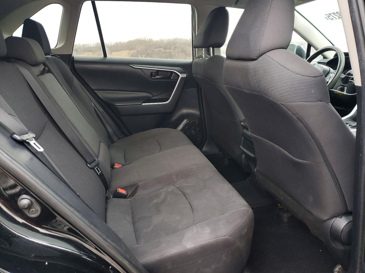 2019 TOYOTA RAV4 LE photo 11