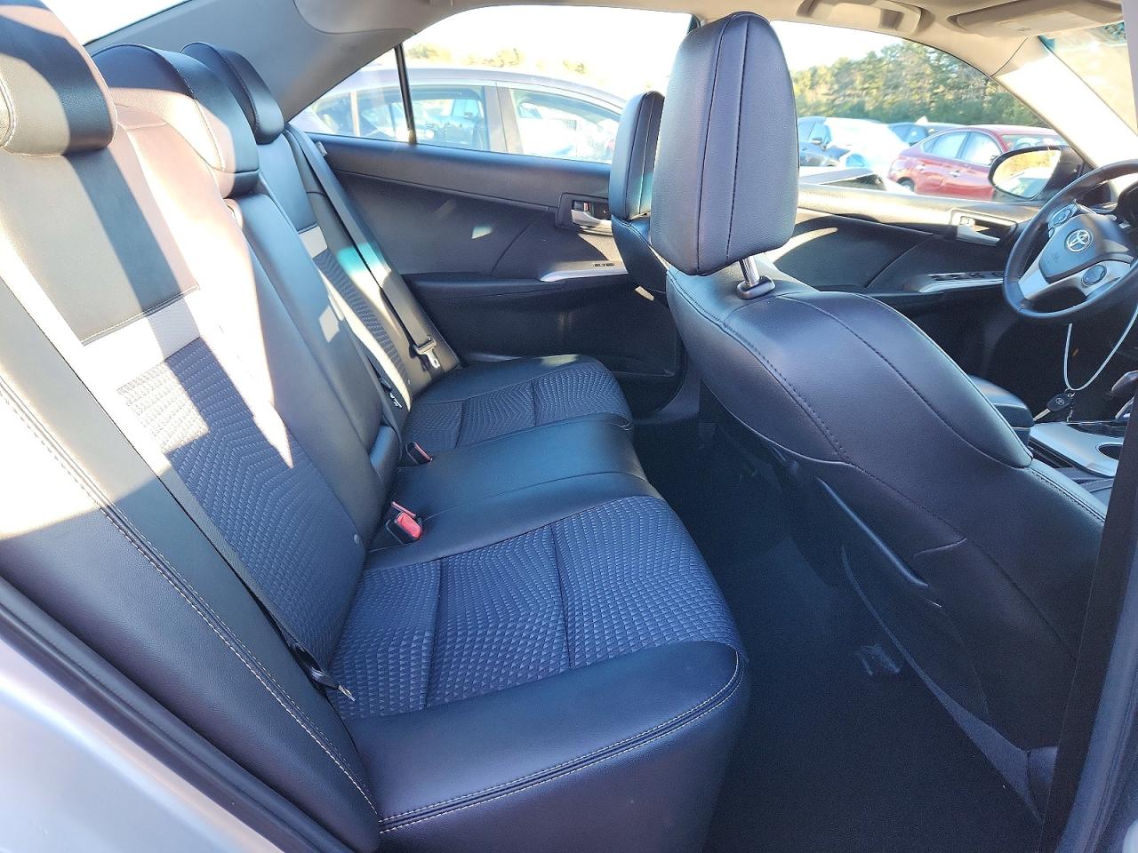 2013 TOYOTA CAMRY L photo 10