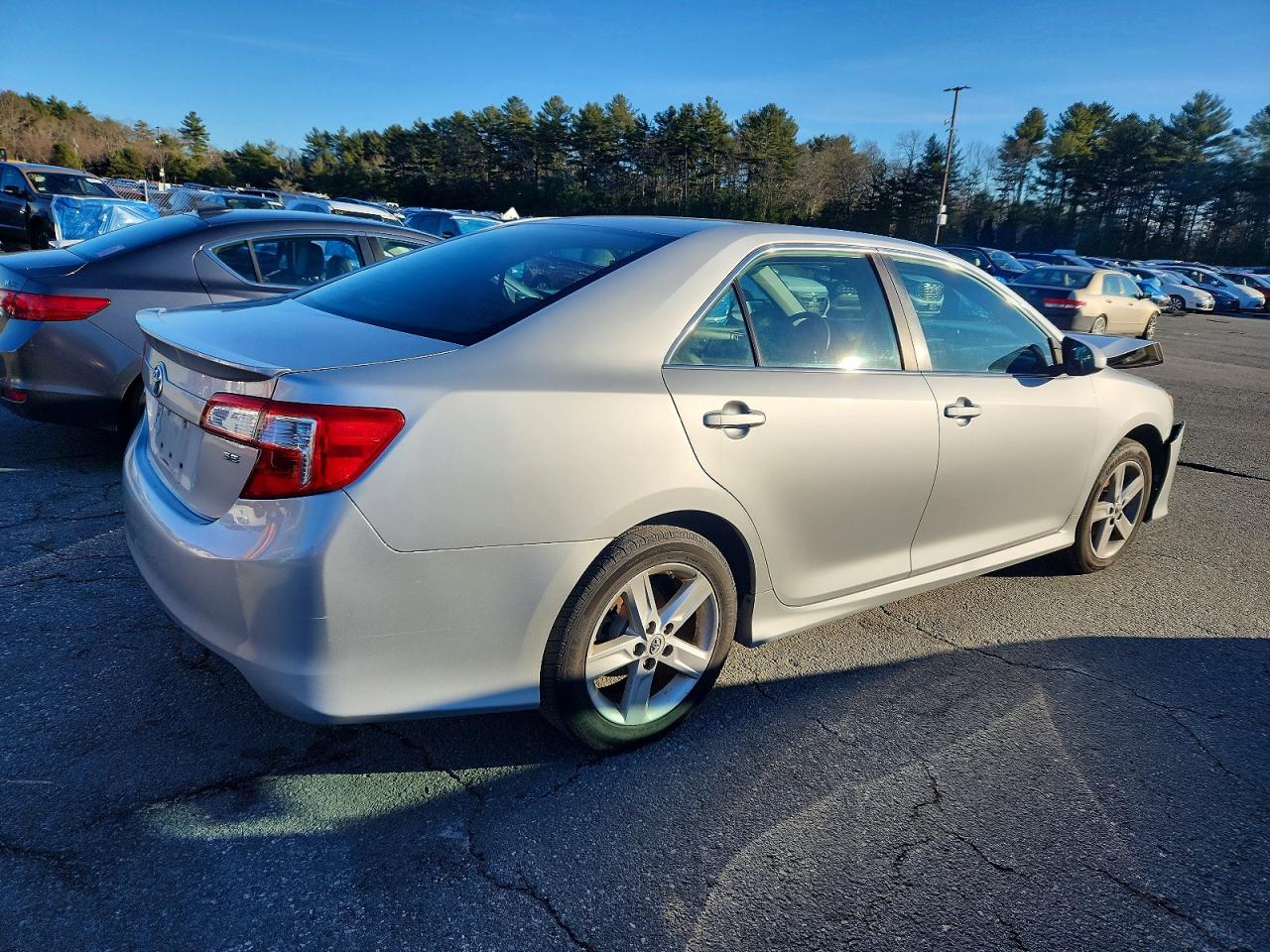 2013 TOYOTA CAMRY L photo 3