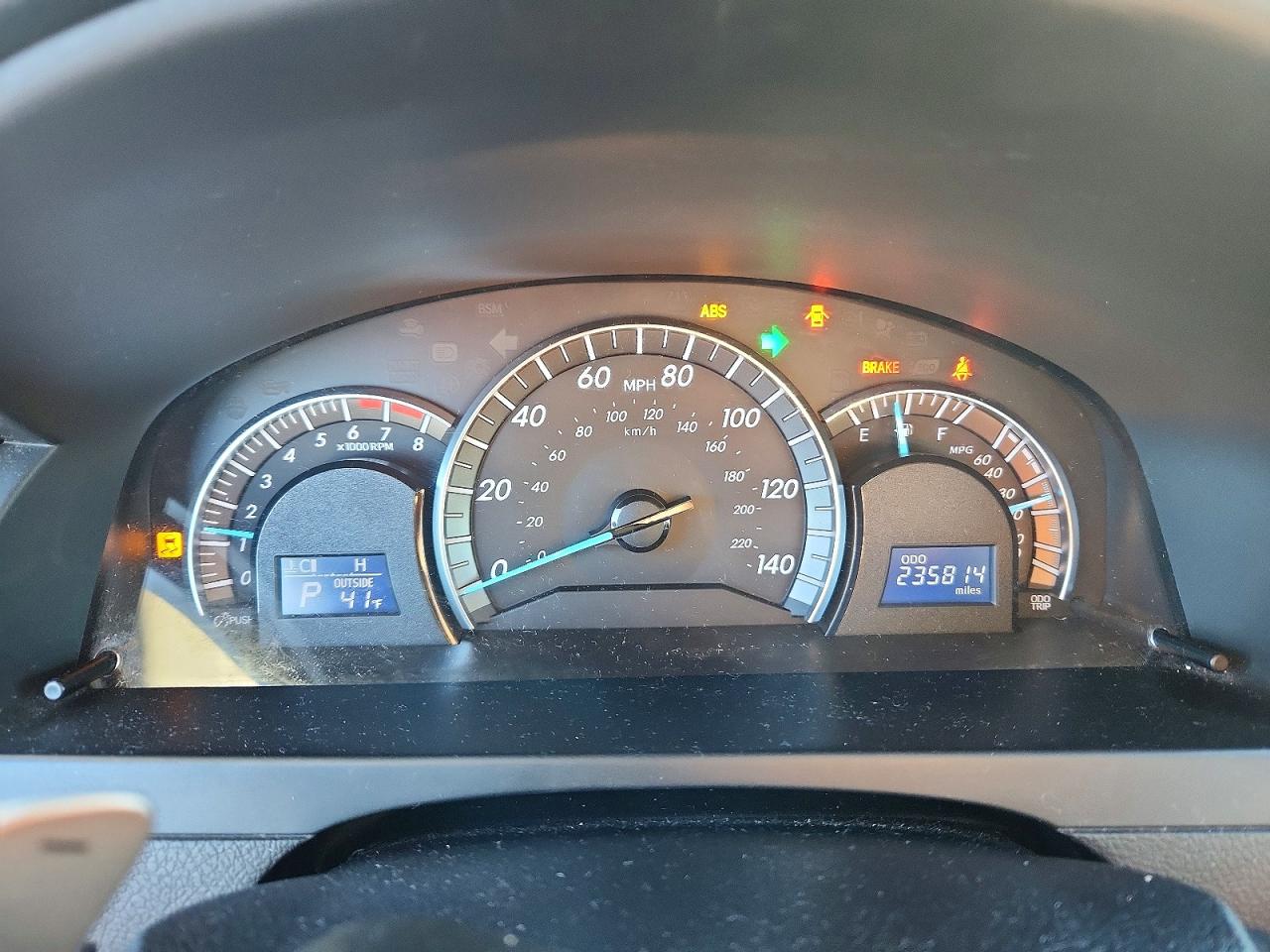 2013 TOYOTA CAMRY L photo 9