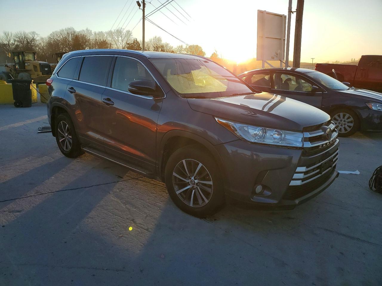 2018 TOYOTA HIGHLANDER XLE photo 4