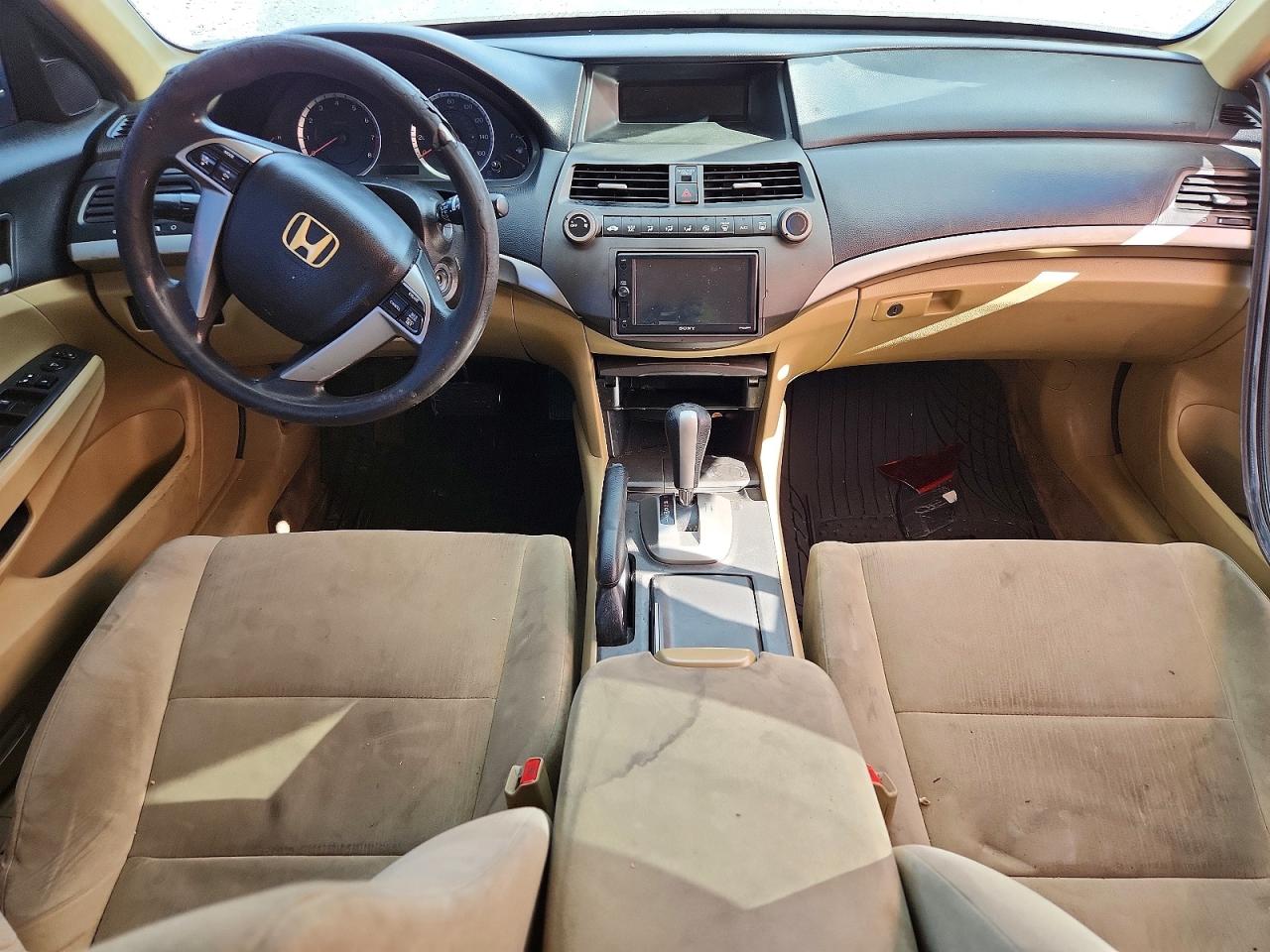 2012 HONDA ACCORD LX photo 8
