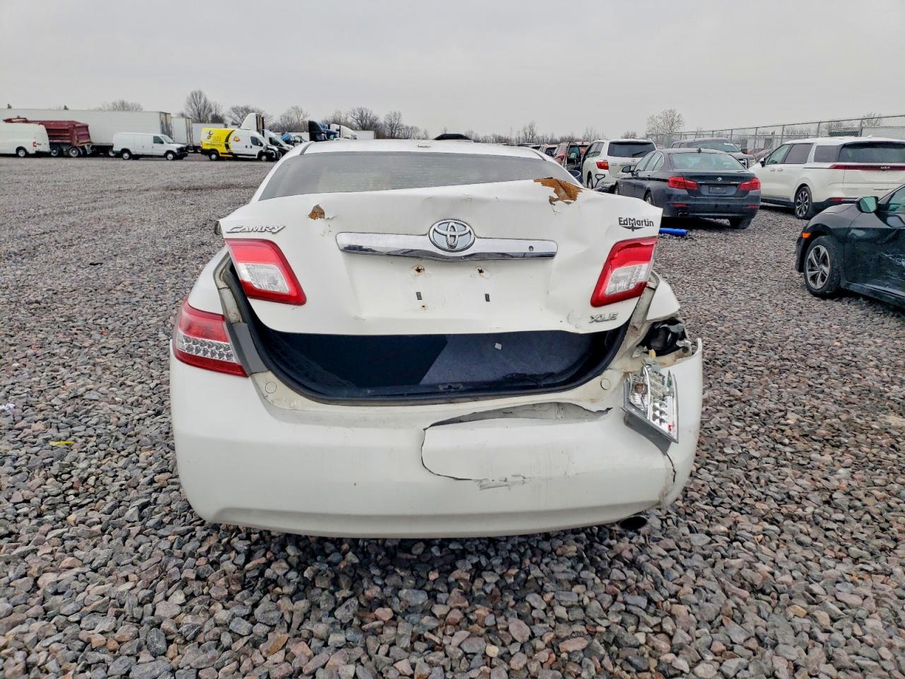 2010 TOYOTA CAMRY BASE photo 6