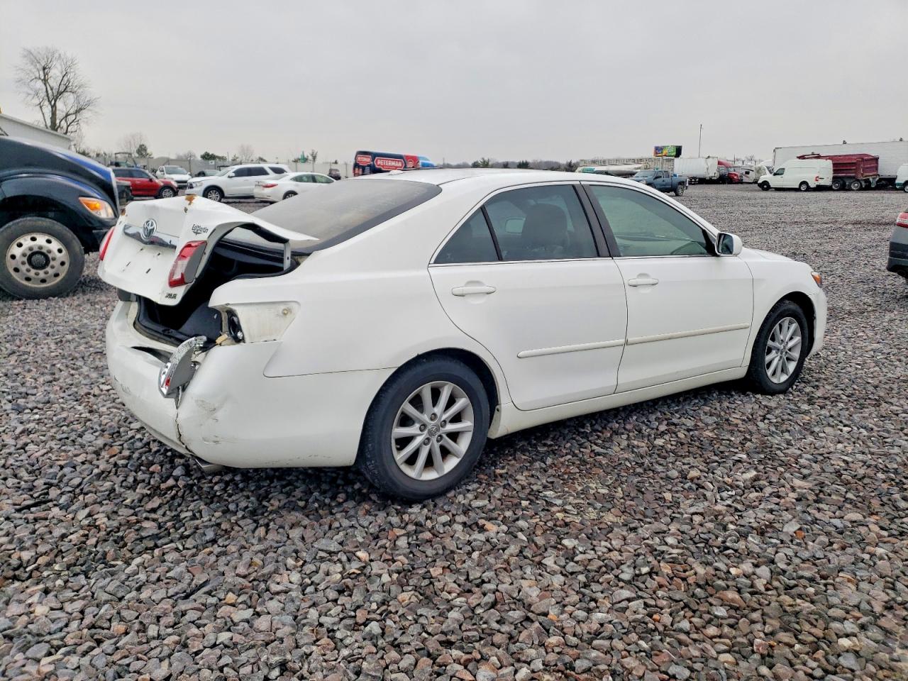 2010 TOYOTA CAMRY BASE photo 3
