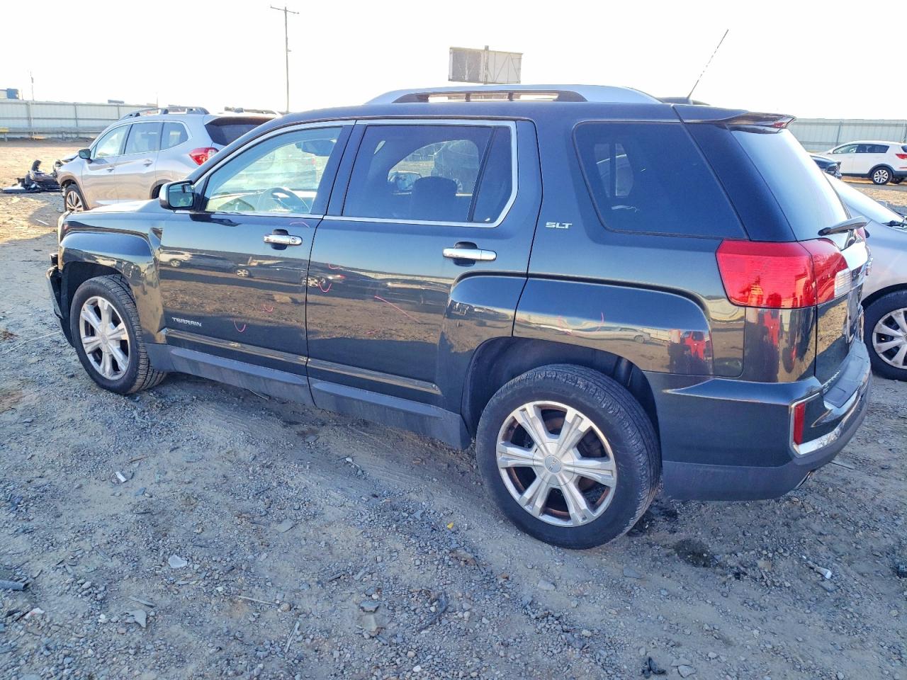 2017 GMC TERRAIN SLT photo 2
