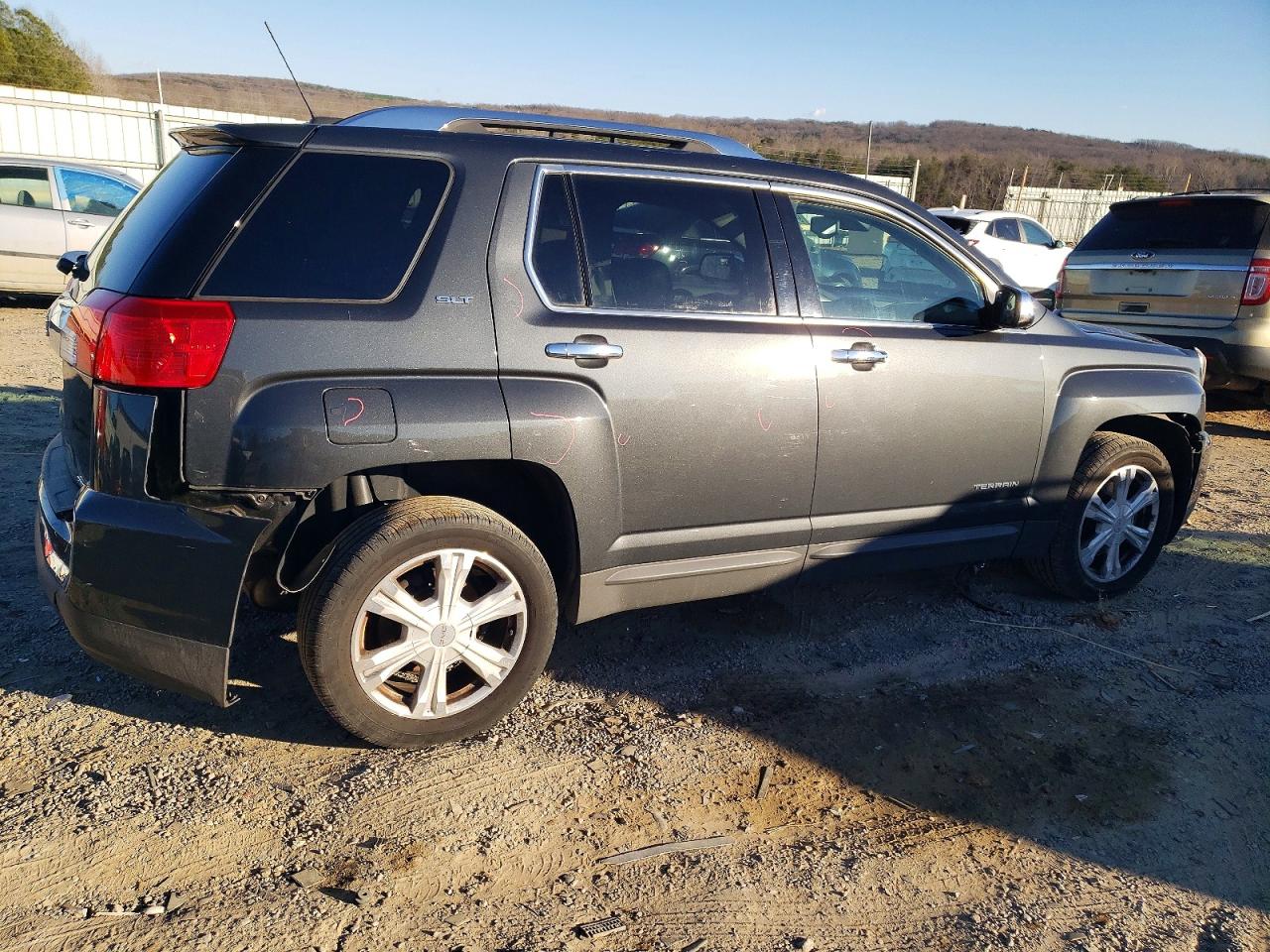 2017 GMC TERRAIN SLT photo 3