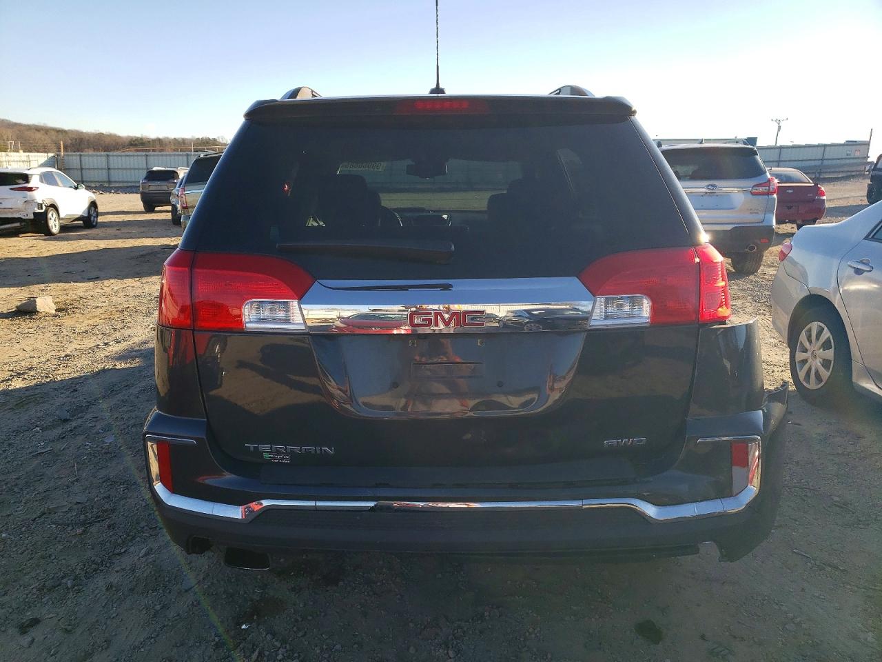 2017 GMC TERRAIN SLT photo 6