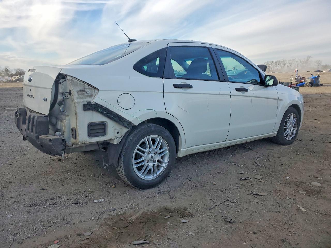 2009 FORD FOCUS SE photo 3