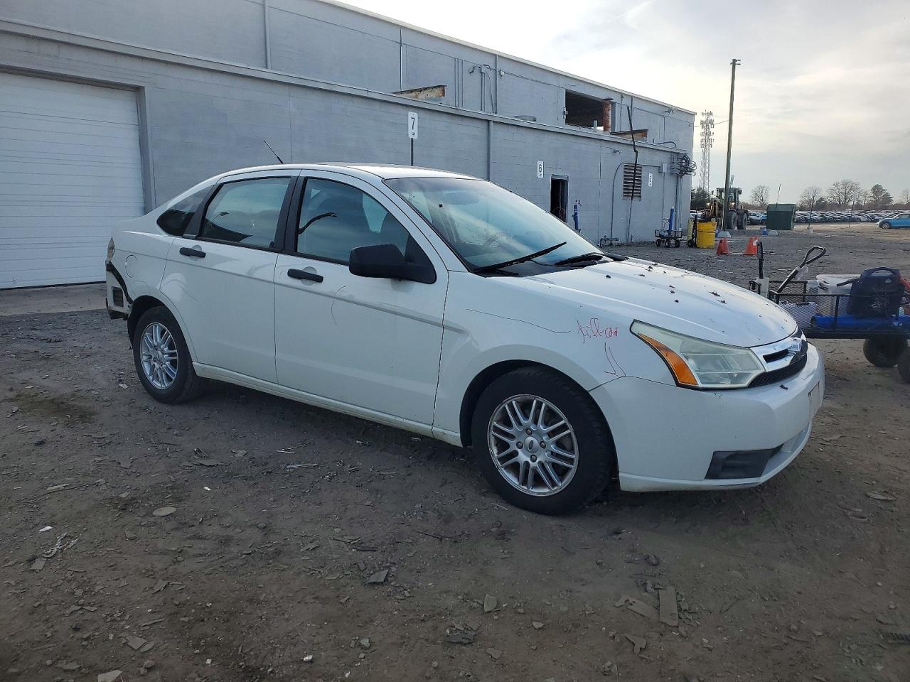 2009 FORD FOCUS SE photo 4