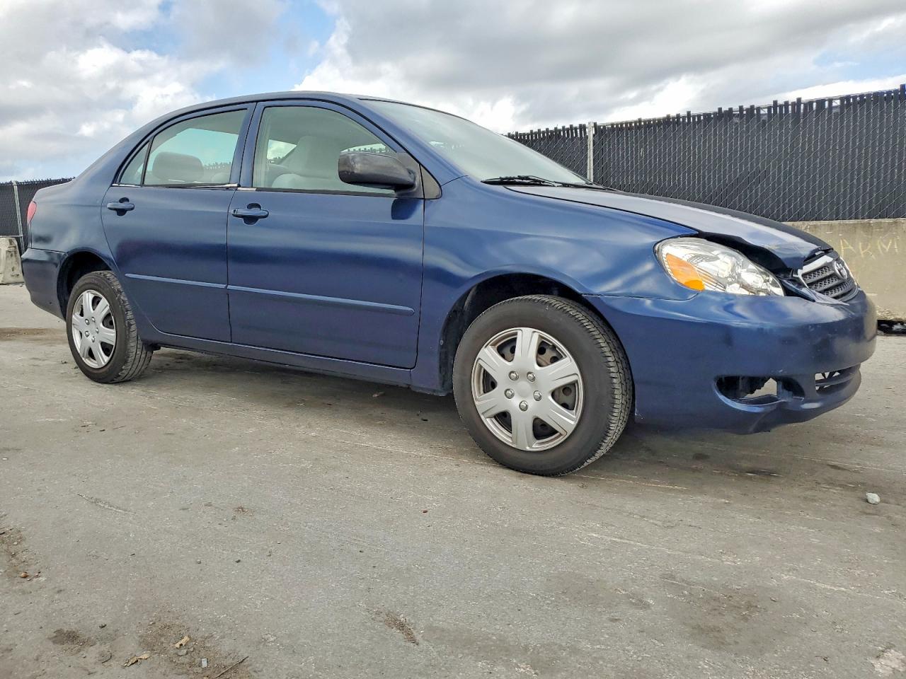 2005 TOYOTA COROLLA CE photo 4