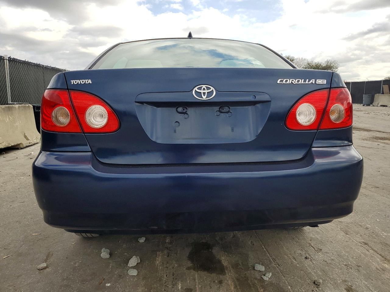 2005 TOYOTA COROLLA CE photo 6