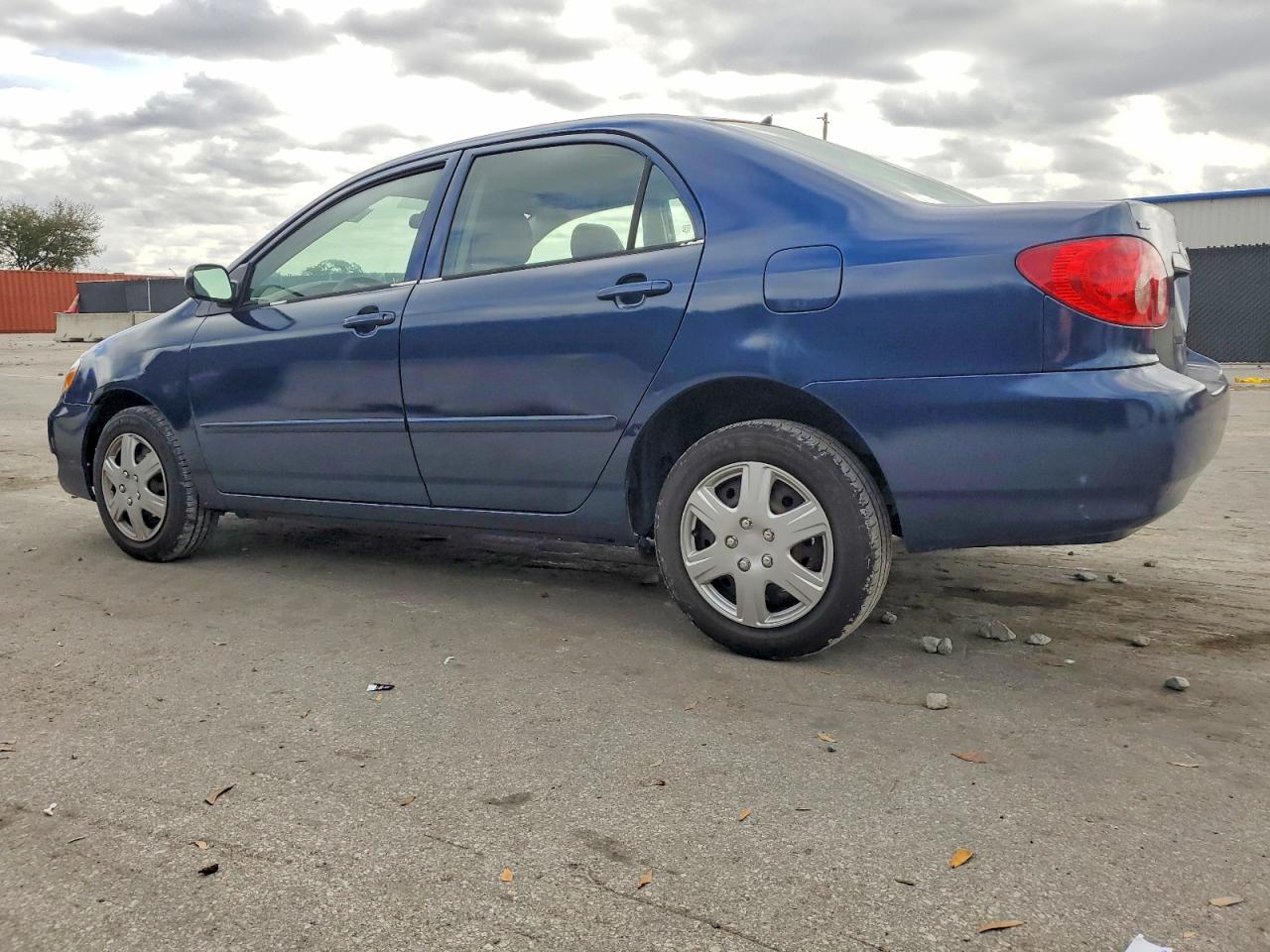 2005 TOYOTA COROLLA CE photo 2