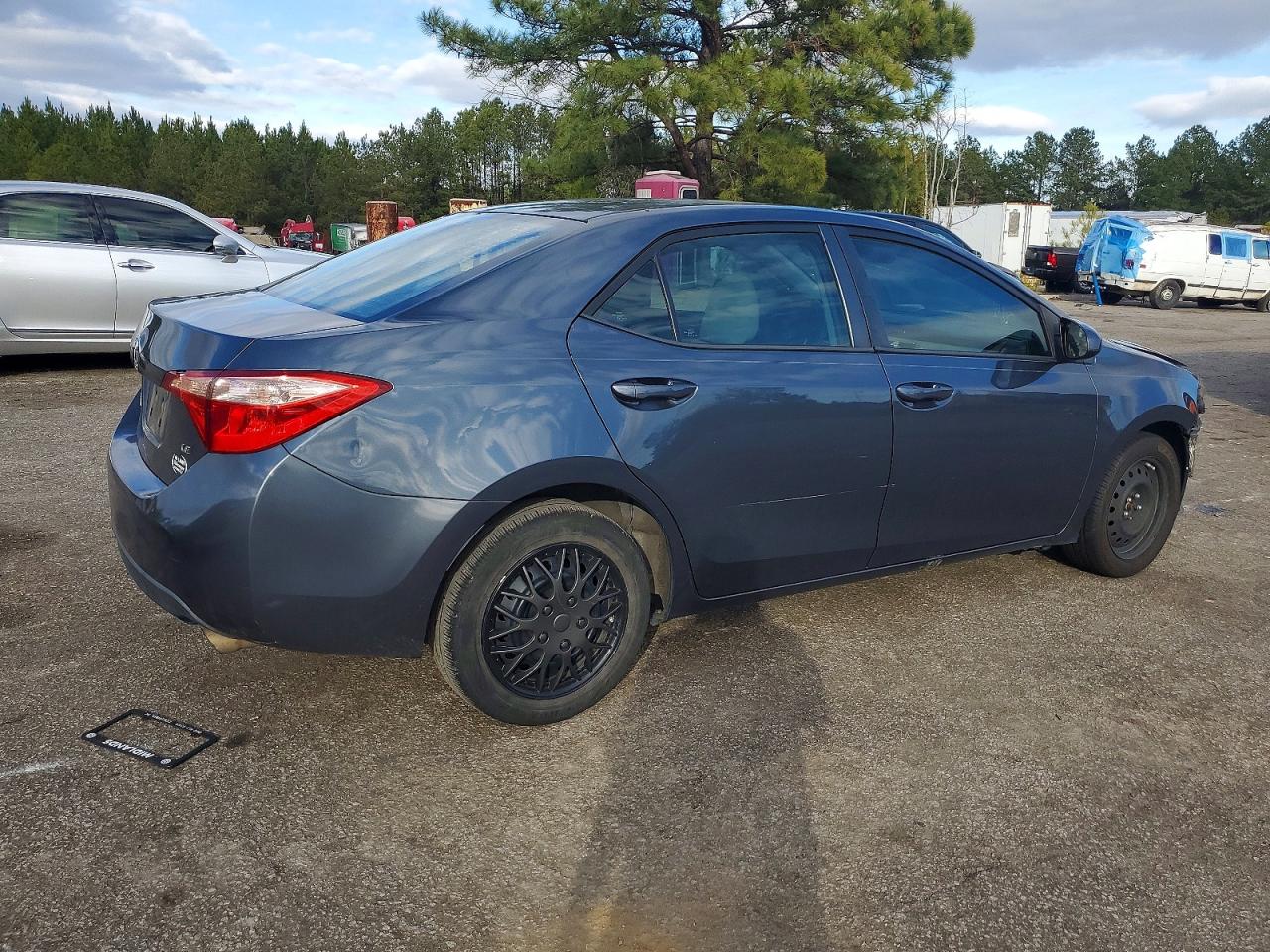2017 TOYOTA COROLLA L photo 3