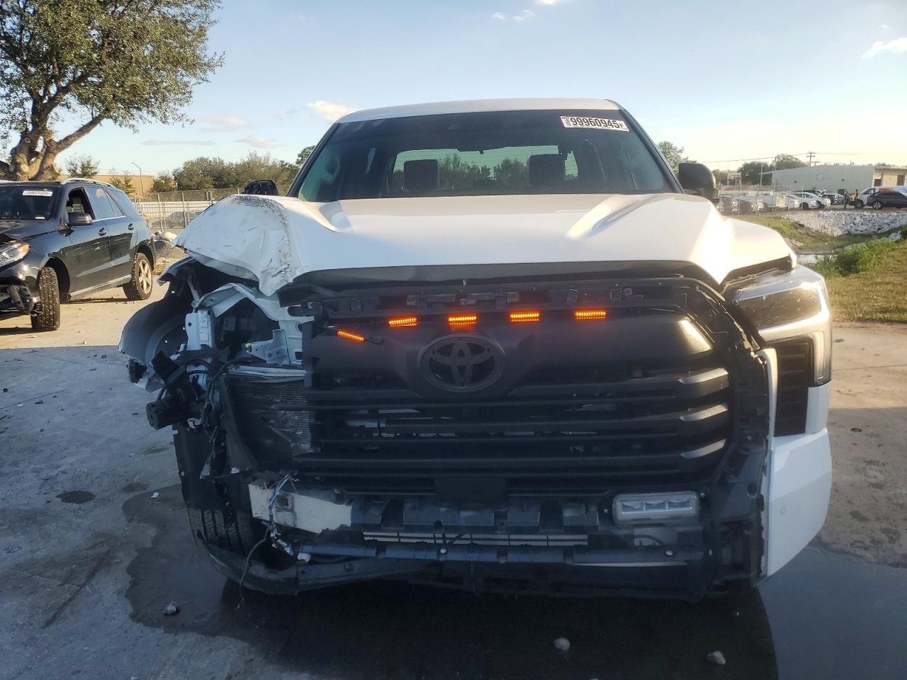 2024 TOYOTA TUNDRA CREWMAX SR photo 5
