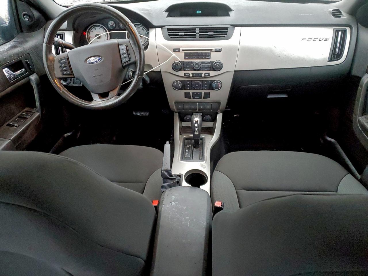 2008 FORD FOCUS SE photo 8