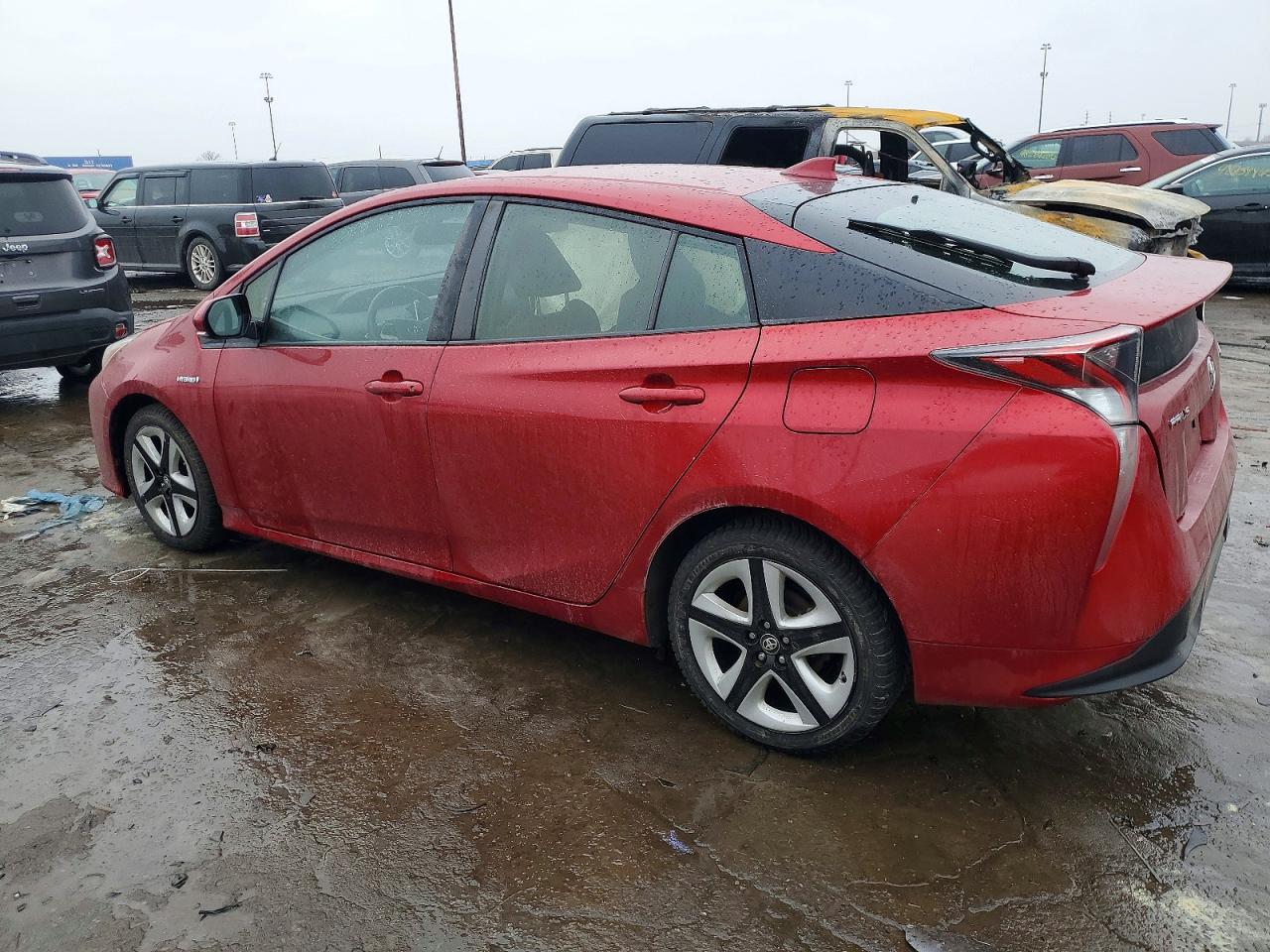 2017 TOYOTA PRIUS photo 2